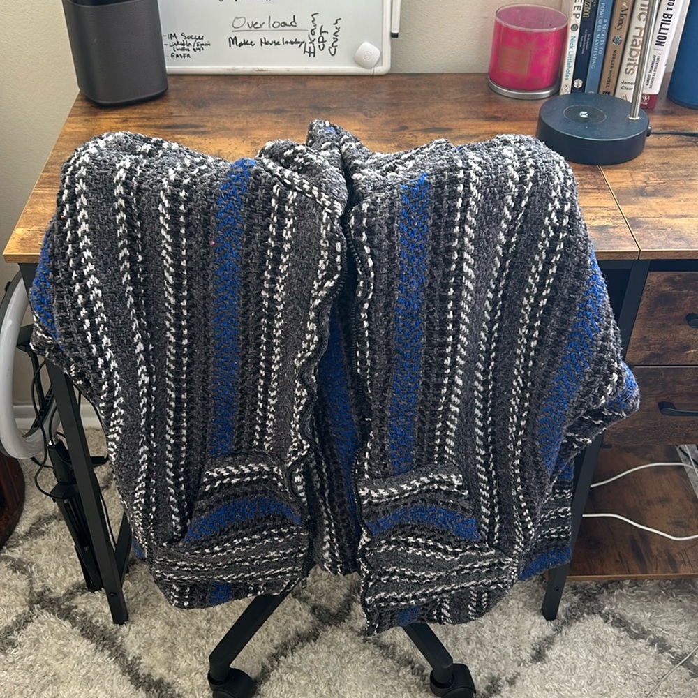 Grey Drug Rug w Blue Accent